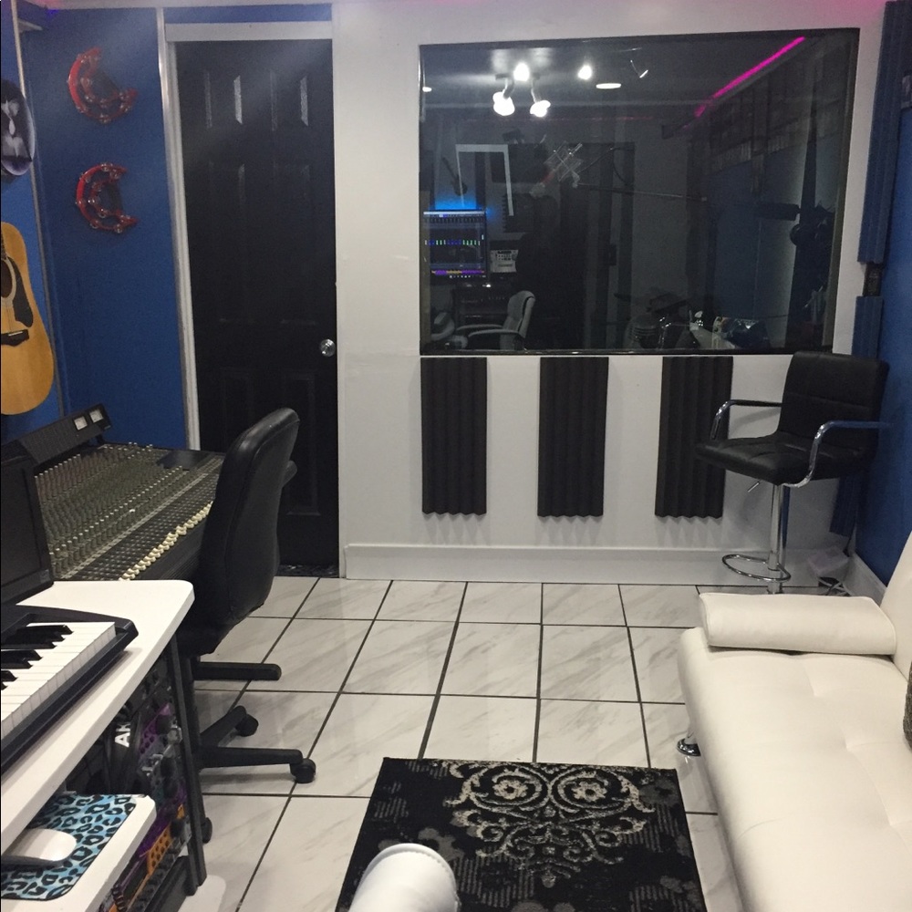 Meet your Posher, Marvin